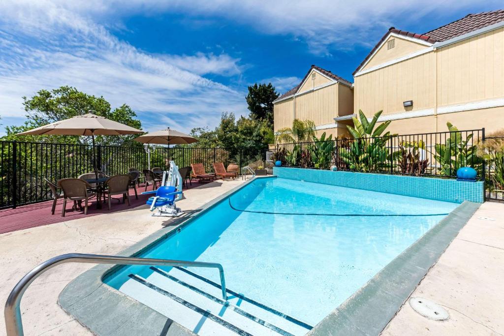 Quality Inn & Suites Capitola By the Sea photo