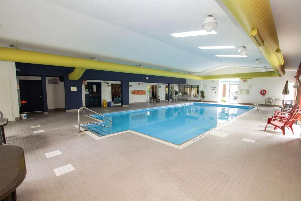 Bazén v ubytování Comfort Inn nebo v jeho okolí
