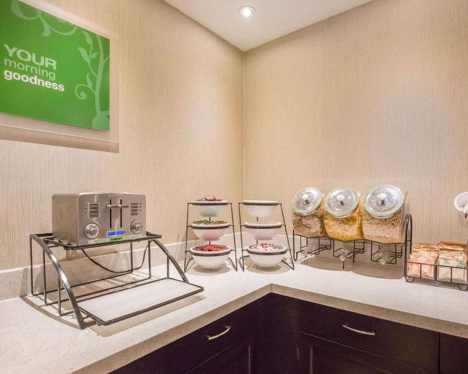 Comfort Inn & Suites University - Resim 13