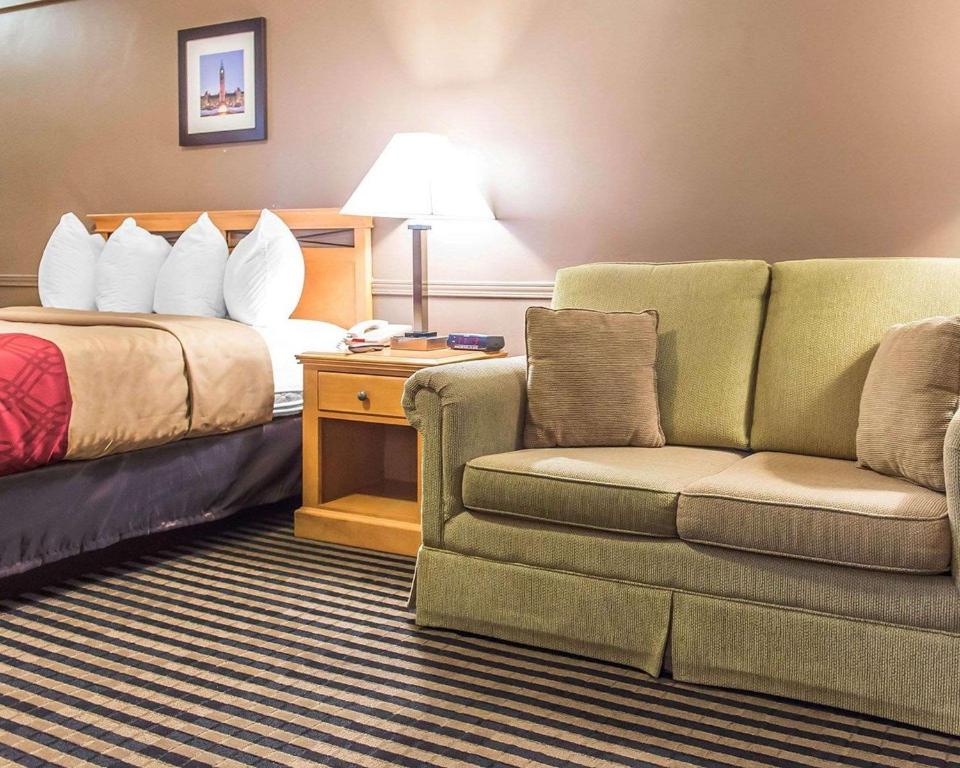 Posezení v ubytování Econo Lodge Downtown