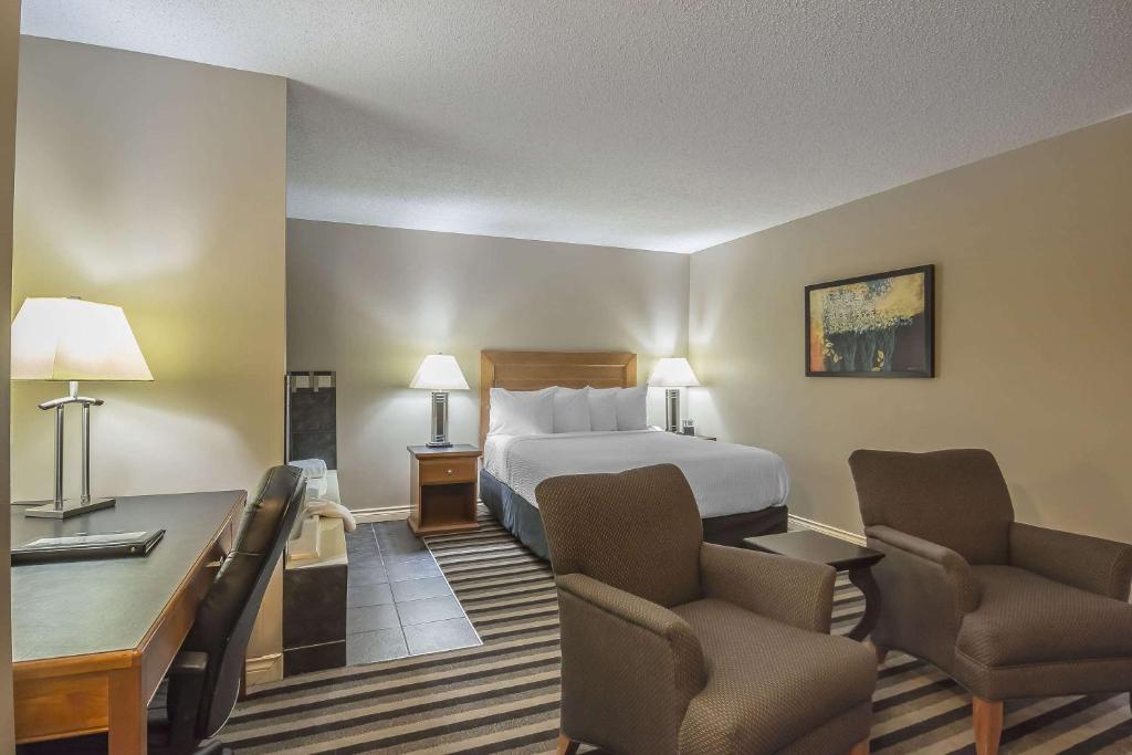 Posezení v ubytování Quality Inn West Edmonton