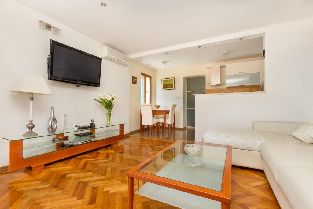 Kuchyňa alebo kuchynka v ubytovaní Penthouse Matkovic