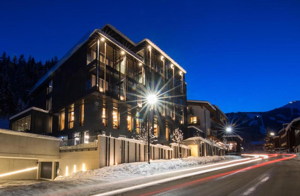Nespecifikovaný výhled na hory nebo výhled na hory při pohledu z hotelu