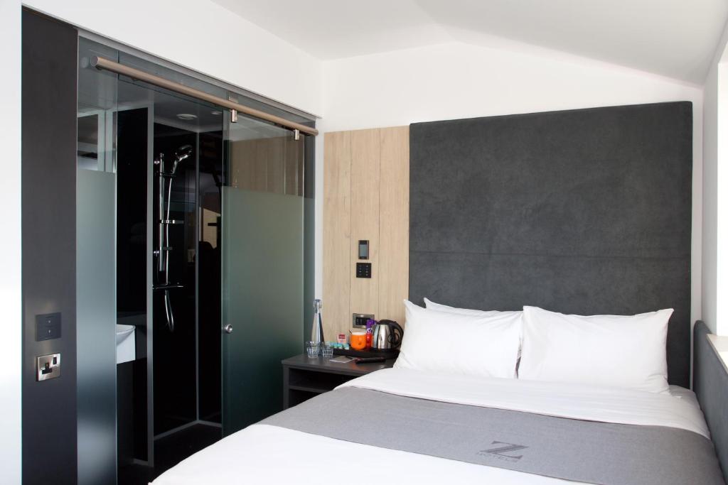 Postel nebo postele na pokoji v ubytování The Z Hotel Bath
