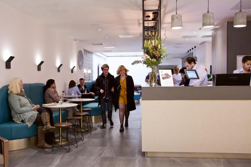 The Z Hotel Bath - Resim 6