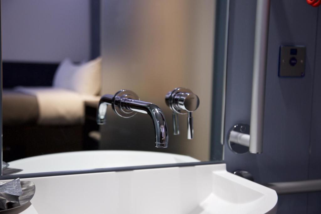 The Z Hotel Bath - Resim 7