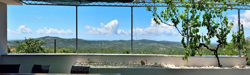 Nespecifikovaný výhled na hory nebo výhled na hory při pohledu z bed and breakfast