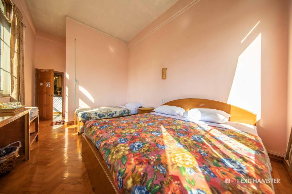 Postel nebo postele na pokoji v ubytování Gypsy Inn