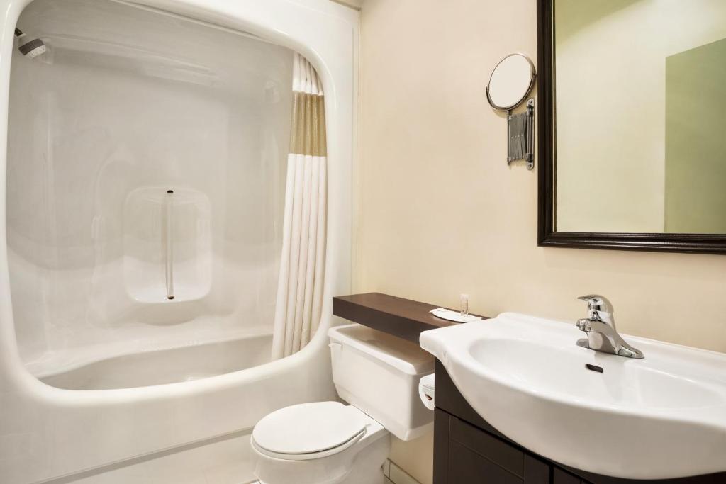 Days Inn by Wyndham Ste. Helene-de-Bagot - Standaard Kamer Met Twee Tweepersoonsbedden