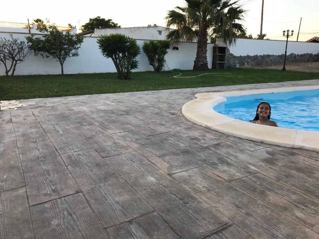 Bazén v ubytovaní Chalet La Primera Piedra alebo v jeho blízkosti