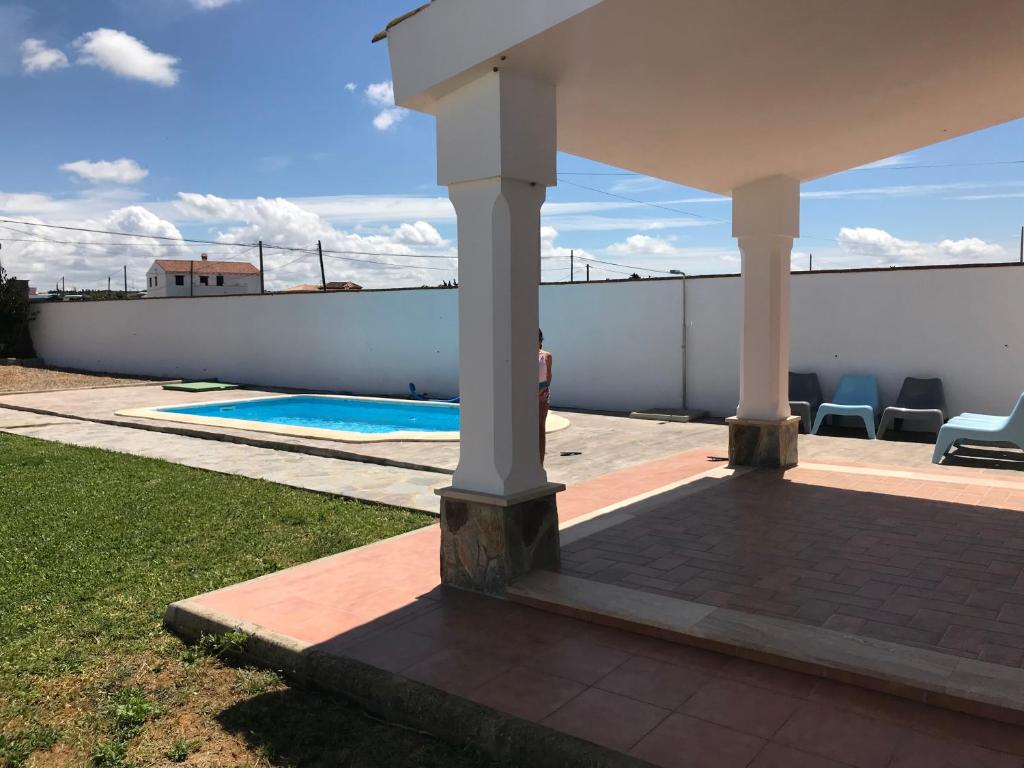 Bazén v ubytovaní Chalet La Primera Piedra alebo v jeho blízkosti