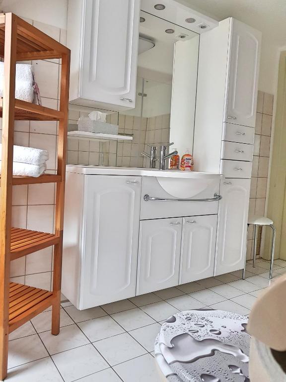 Kuchyň nebo kuchyňský kout v ubytování Ferienwohnung "Alte Fleischerei" Freiberg Sachsen