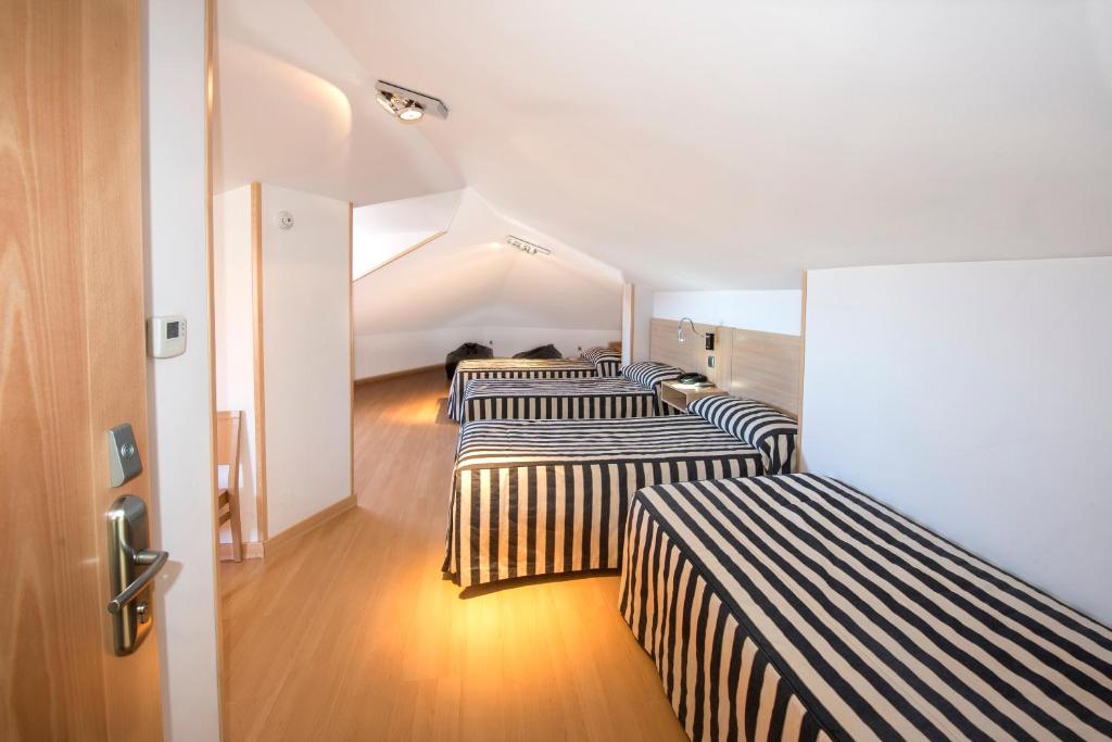 Hotel Puerta de la Santa - 17