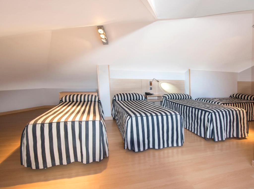 Hotel Puerta de la Santa - 14