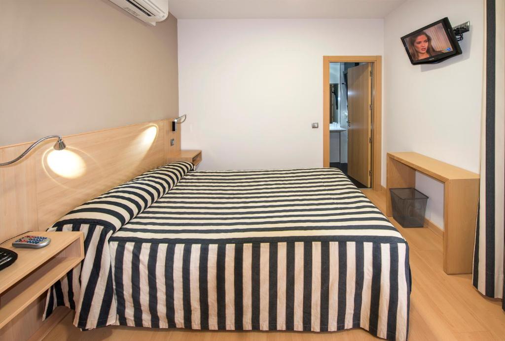 Hotel Puerta de la Santa - 5