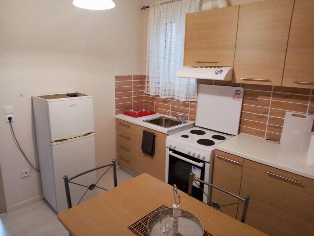 A kitchen or kitchenette at sweet memory