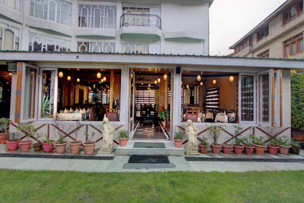 Budova, kde se hotel nachází