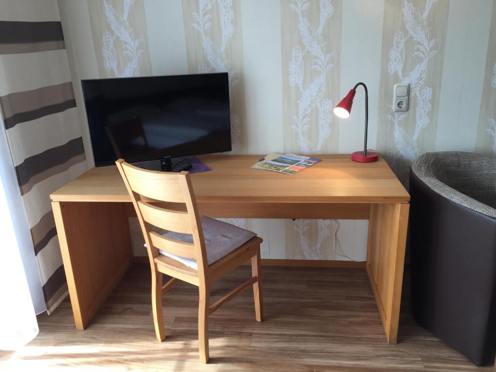 TV a/nebo společenská místnost v ubytování Hotel-Pension Seitz