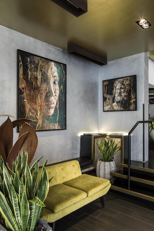 A seating area at Palazzo Navona Hotel