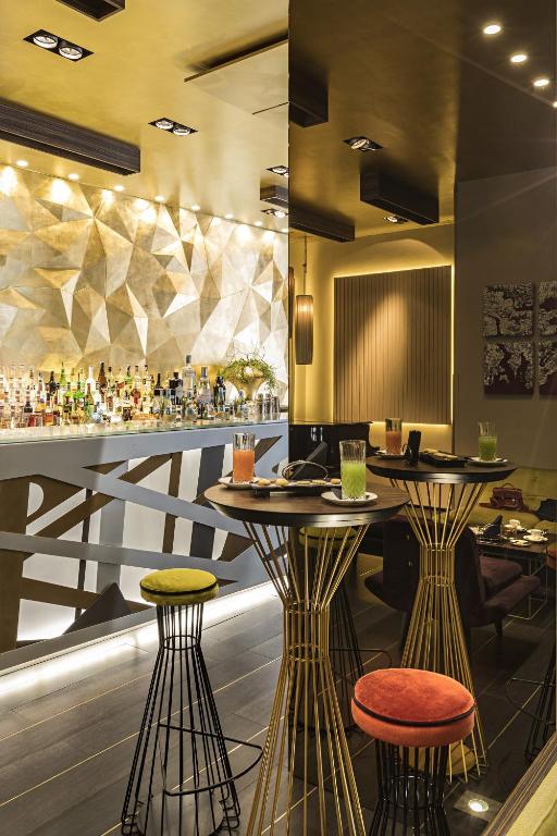 A restaurant or other place to eat at Palazzo Navona Hotel