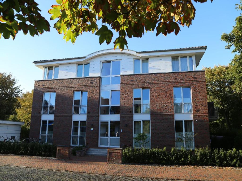 una imagen de un edificio de ladrillo en Haus Oldenburg, en Wangerooge