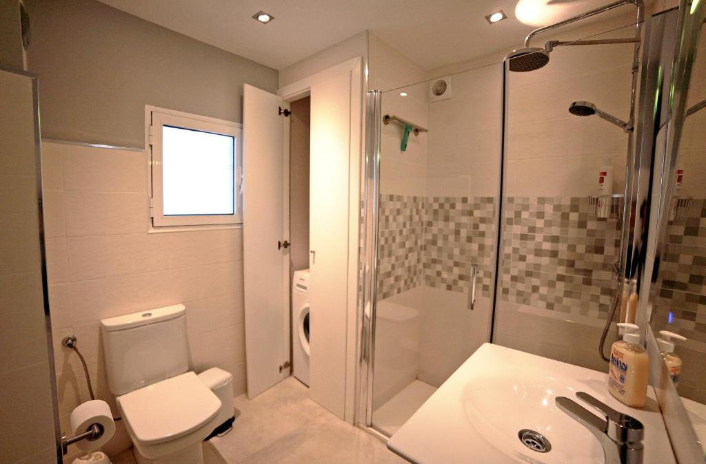 A bathroom at Apartamento 90 Toscamar