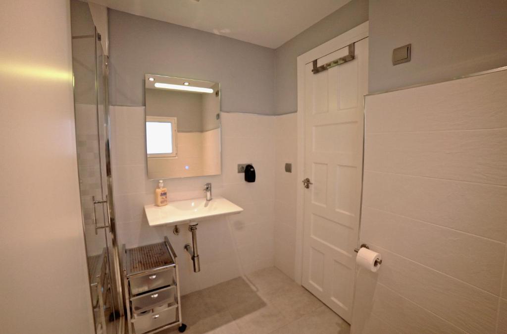 A bathroom at Apartamento 90 Toscamar