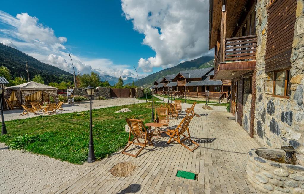 Nespecifikovaný výhled na hory nebo výhled na hory při pohledu z hotelu
