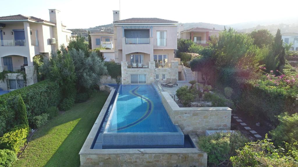 Πισίνα στο ή κοντά στο Beach Villa Olivia