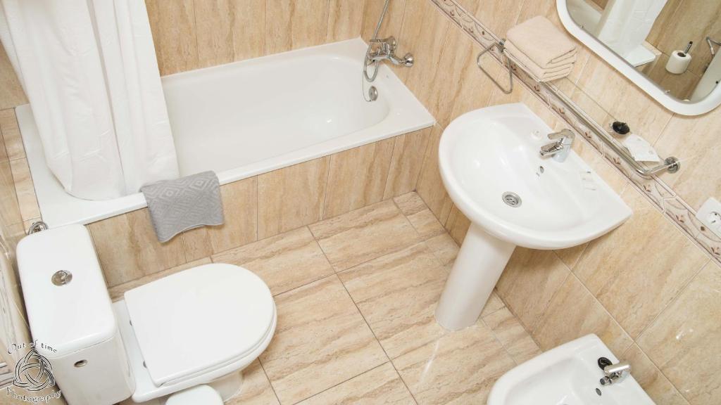 Koupelna v ubytování Two bedroom apartment in Palm Mar! Free Parking! PM109