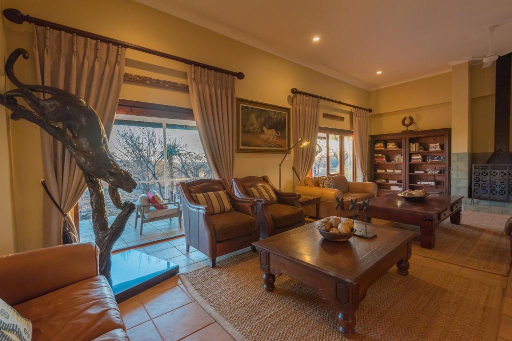 Posezení v ubytování Rockfig Lodge Madikwe