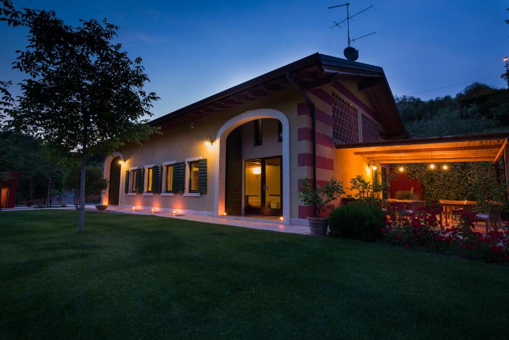 Vonkajšia záhrada v ubytovaní Agriturismo Sommavalle