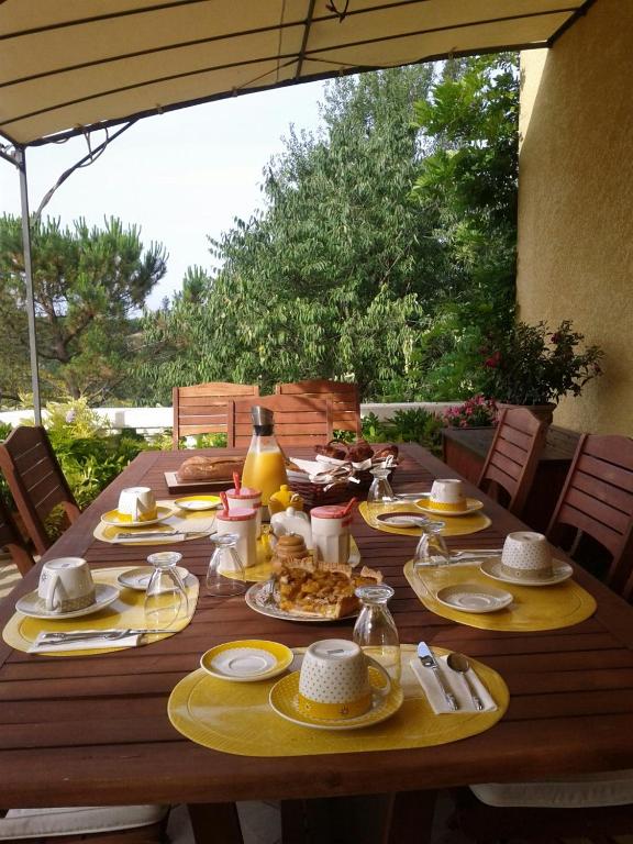 Fotografie z fotogalerie ubytování La Maison Jaune v destinaci Réalville