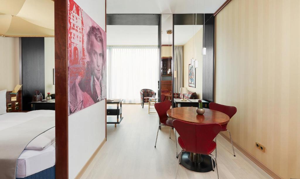 Living Hotel Kanzler - Resim 31