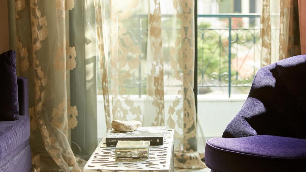 Dioni Boutique Hotel - 8