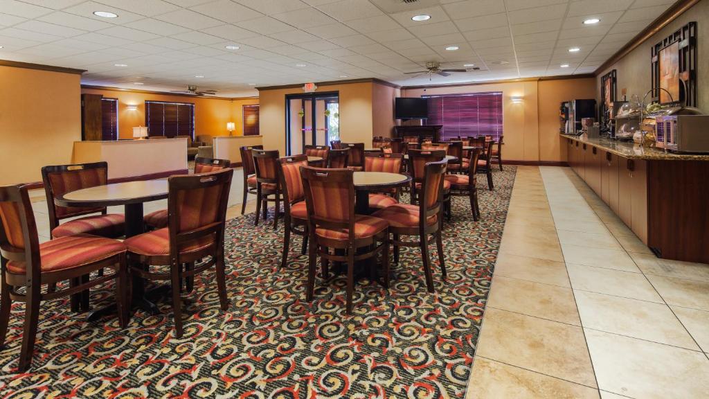 Restaurace v ubytování Best Western Cascade Inn & Suites