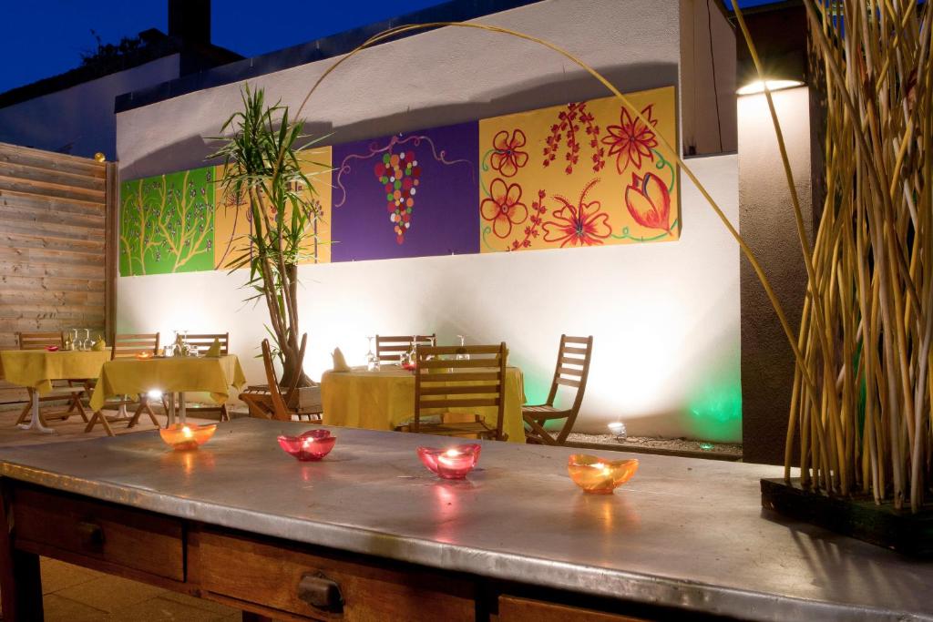 Fotografie z fotogalerie ubytování Hôtel Restaurant Logis La Palette v destinaci Wettolsheim