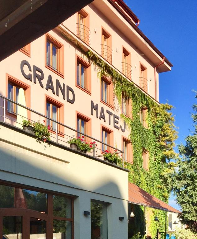 Hotel Grand Matej - Housity