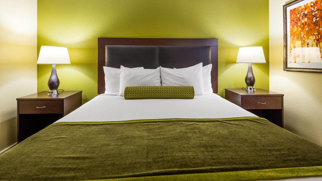 Best Western Plus Casino Royale - Center Strip - Junior Suite (No Resort Fees + Free Parking)