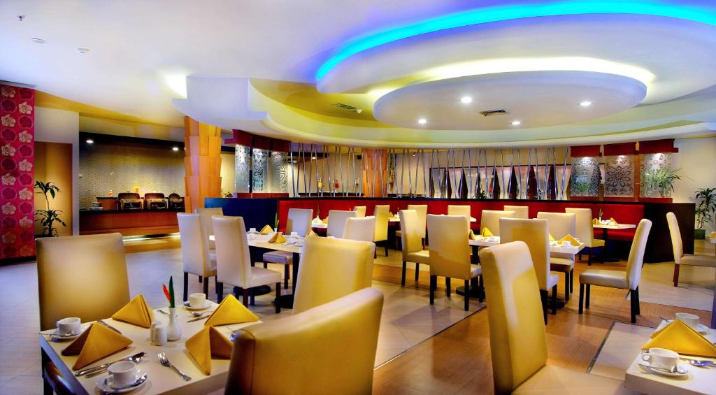 Restaurace v ubytování Aston Pontianak Hotel and Convention Center