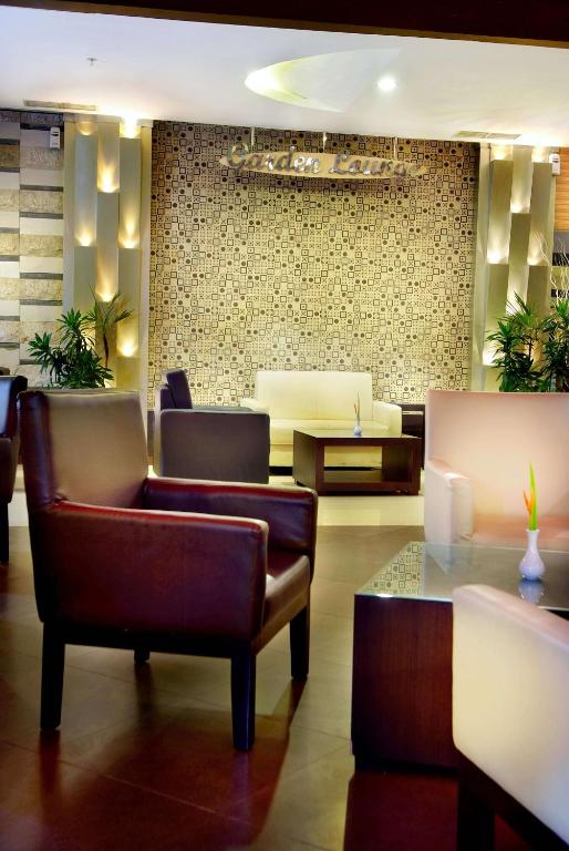 Posezení v ubytování Aston Pontianak Hotel and Convention Center