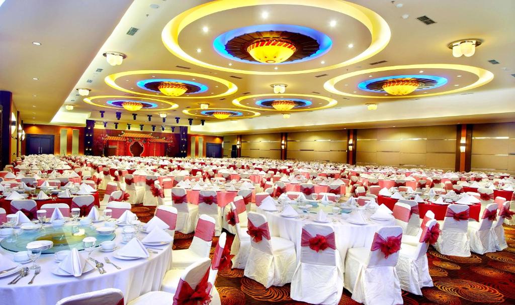 Restaurace v ubytování Aston Pontianak Hotel and Convention Center
