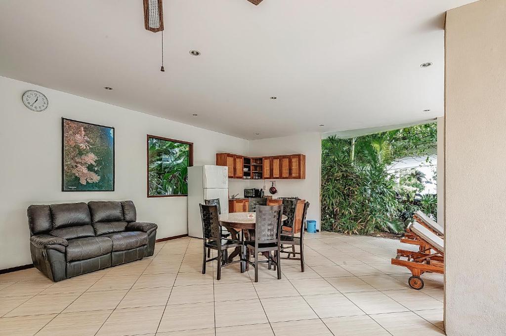 Orlowsky Discovery Candidasa Hotel - Three-Bedroom Villa With Private Pool