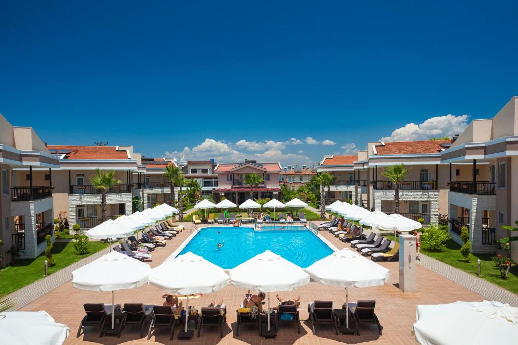 The swimming pool at or close to Hotel Turan Prince - Ex Sentido Turan Prince