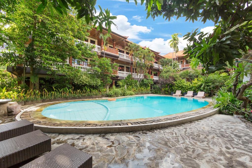 Bazén v ubytování Simpang Inn Hotel nebo v jeho okolí