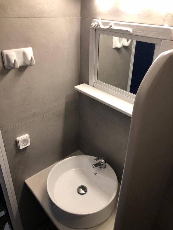 Angie's Studios - 14