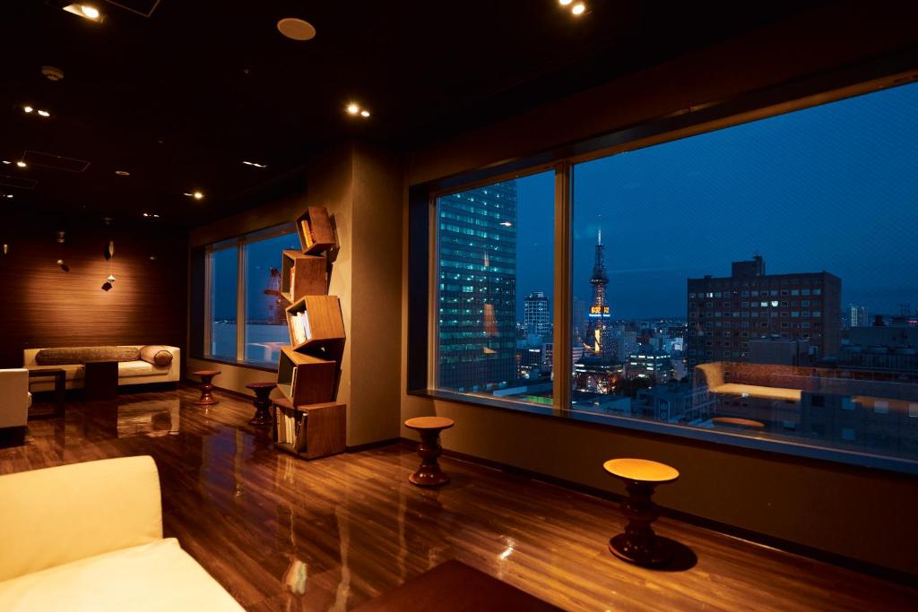 Posezení v ubytování Cross Hotel Sapporo