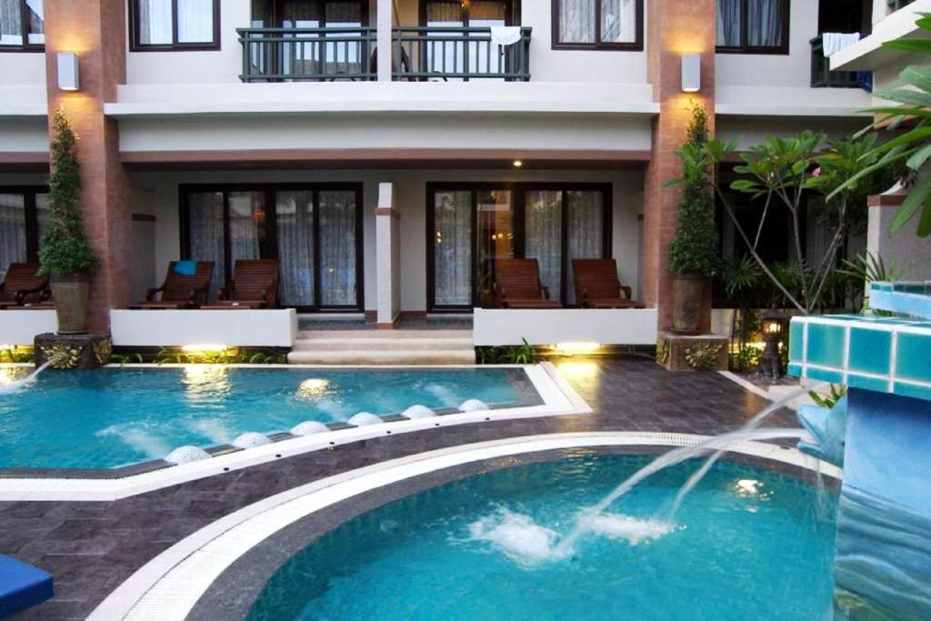 Bazén v ubytování P.P. Palmtree Resort nebo v jeho okolí