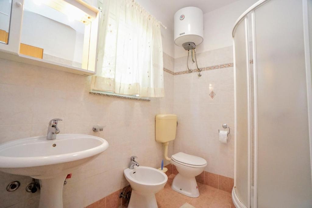 Koupelna v ubytování Apartment Cirila