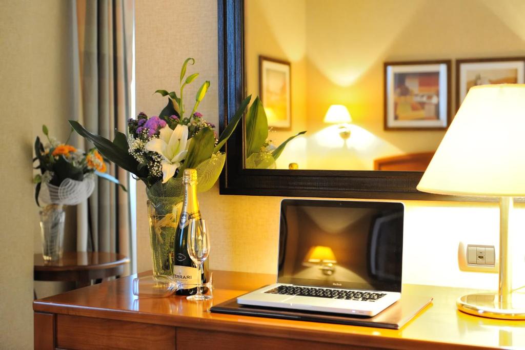 LH Hotel Lloyd Roma - Resim 44